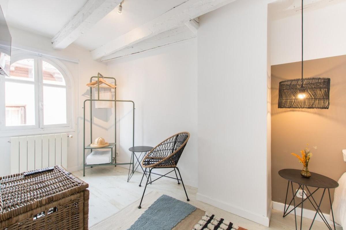 Amazinn Places Atico Plaza Santa Ana Apartment